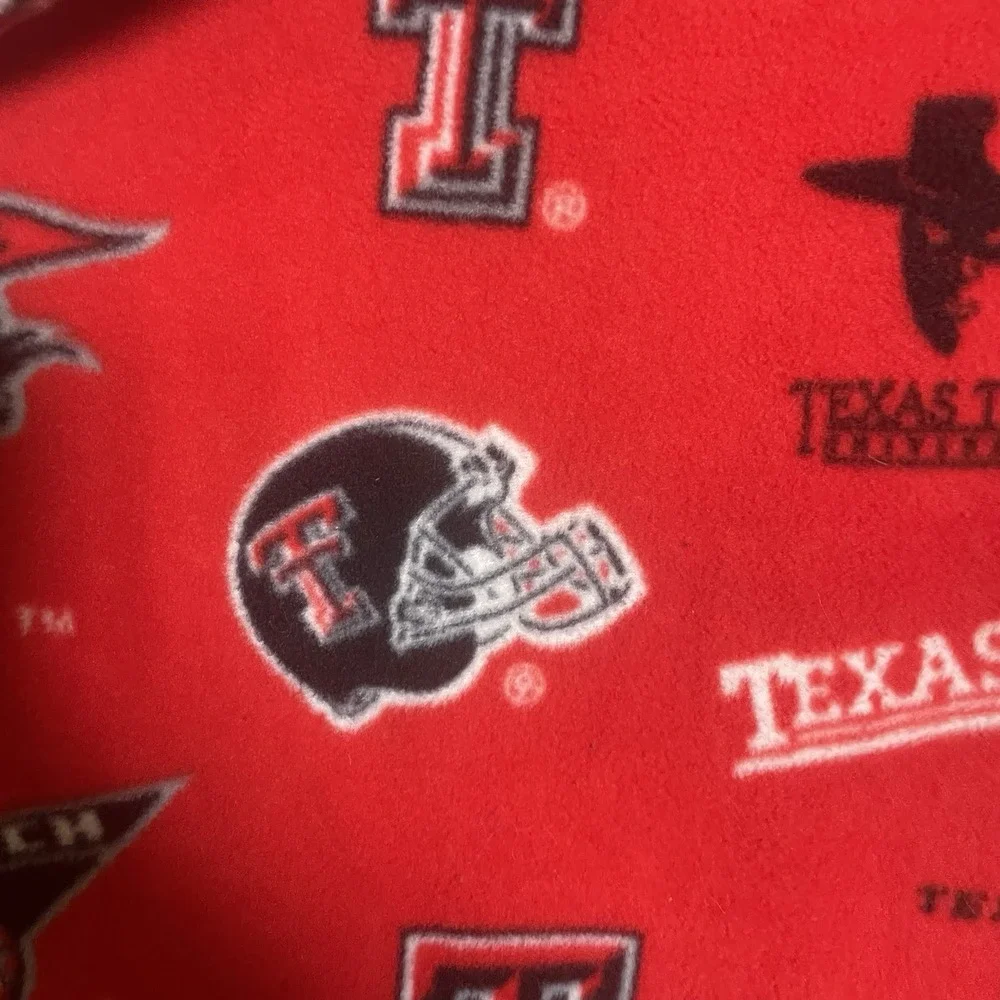 Snuggie Texas A & M  Sleeved Blanket‎ Polyester Warm Winter Cozy Football Red OS